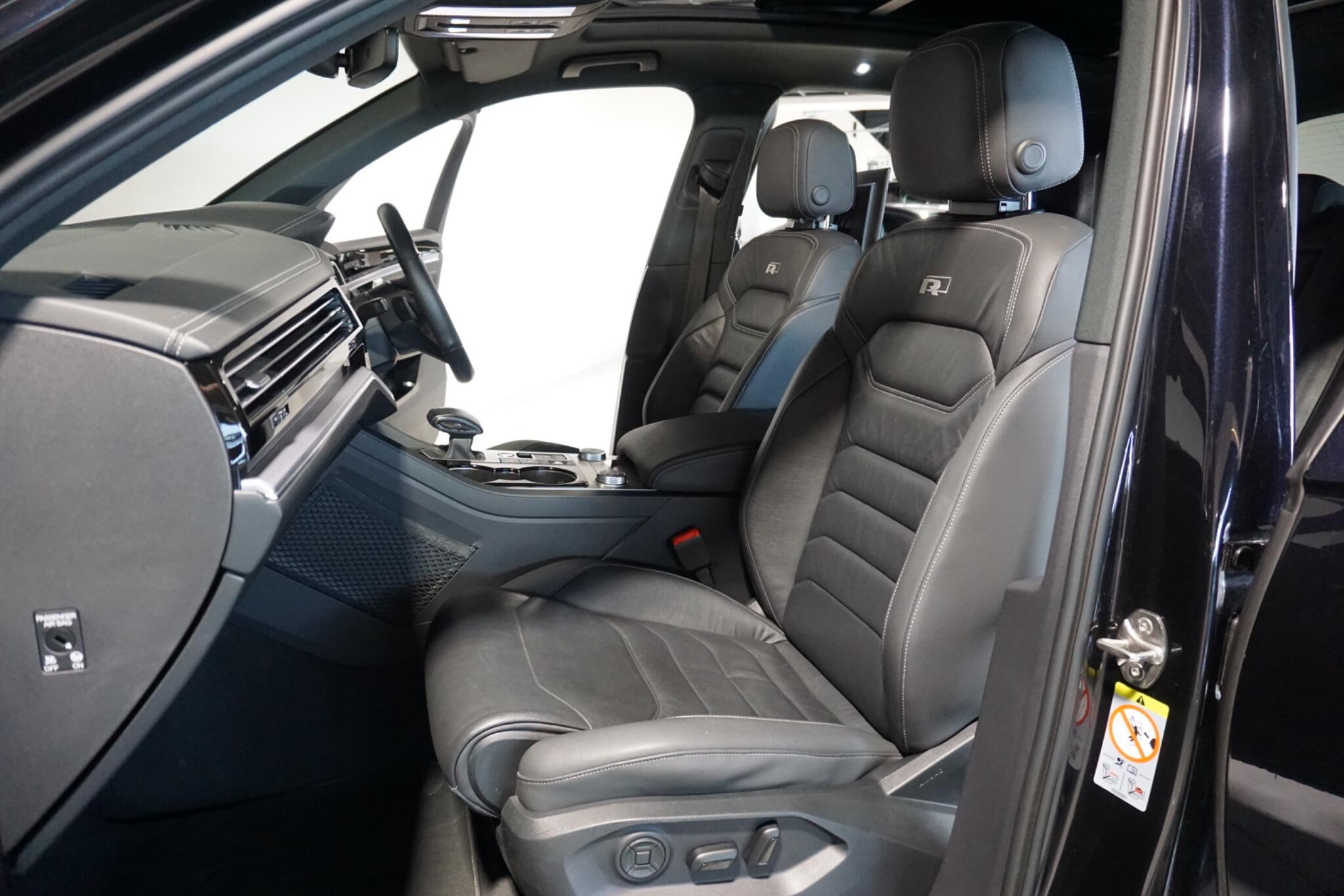 Volkswagen Touareg 3.0 TDI V6 Black Edition SUV 5dr Diesel Tiptronic 4Motion Euro 6 (s/s) (286 ps)